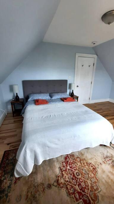 Guest Suite In Historical District Gloucester Exterior photo